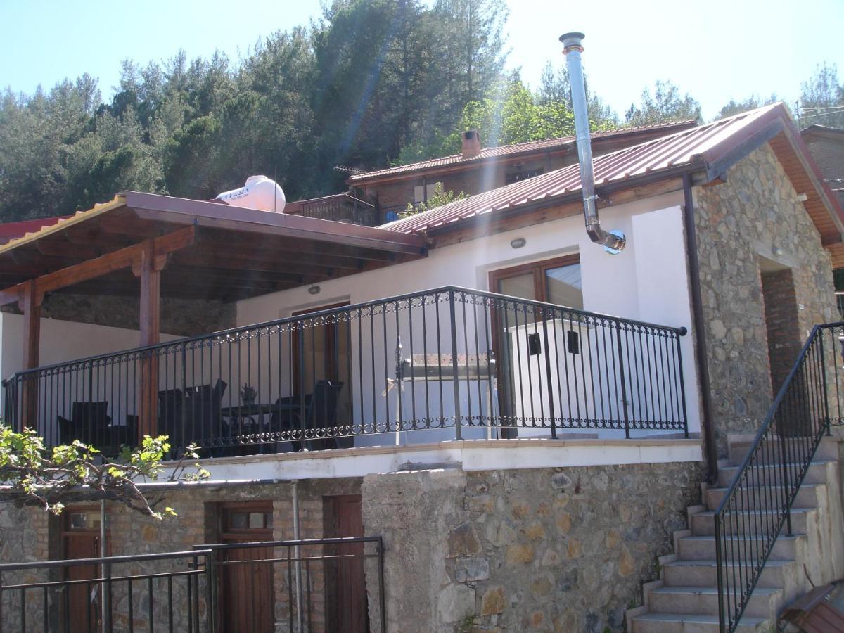 Love Holiday Suite 1 Tris Elies Exterior foto