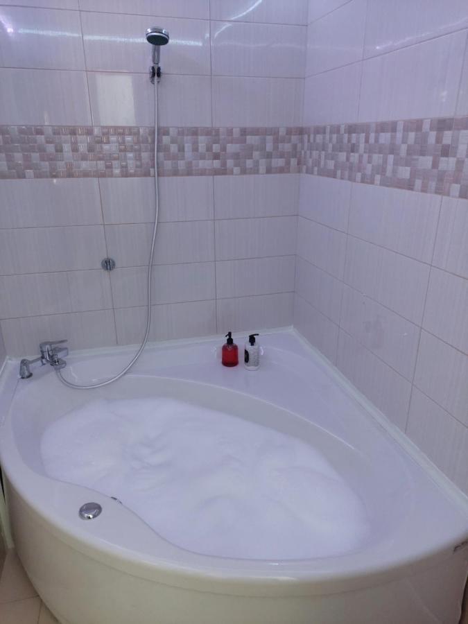 Love Holiday Suite 1 Tris Elies Exterior foto