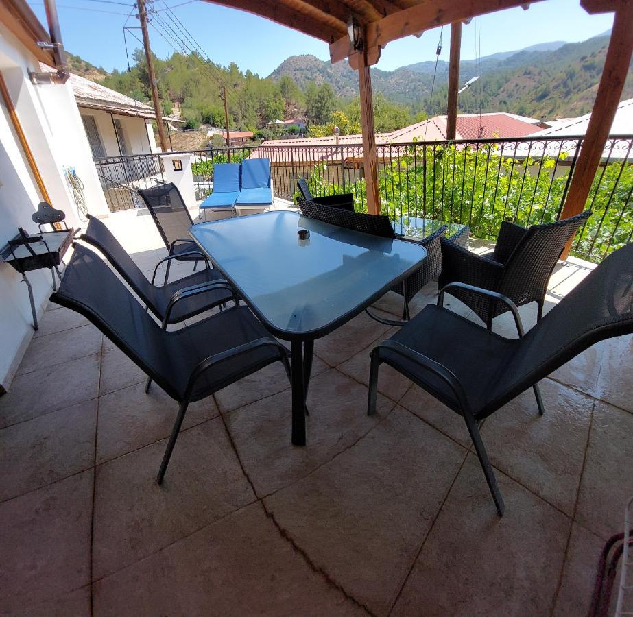 Love Holiday Suite 1 Tris Elies Exterior foto