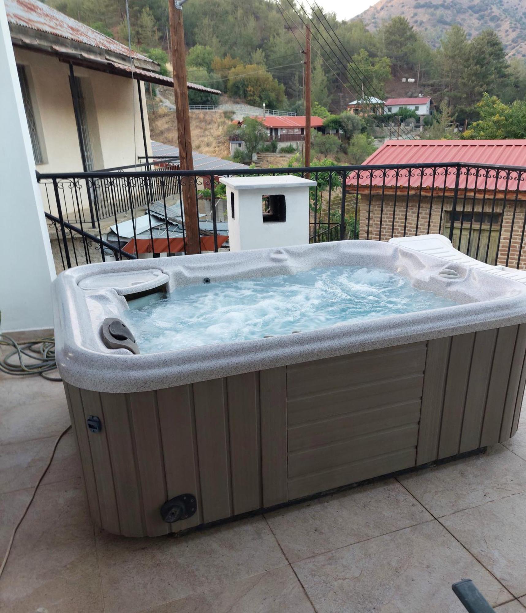 Love Holiday Suite 1 Tris Elies Exterior foto